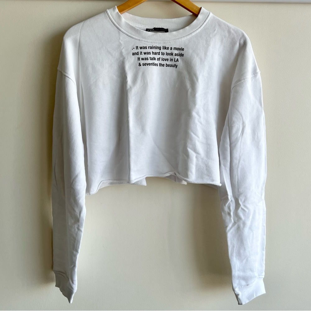 ZARA | White Cropped Sweatshirt